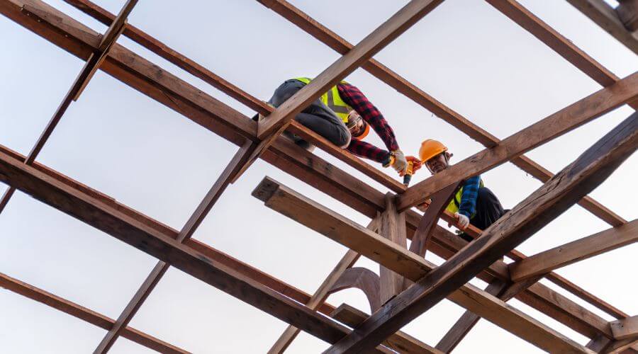 Professional gutter cleaning services in Ellisville, IL